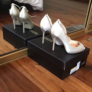 ||SOLD|| Badgley Mischka Diego ankle strap pumps